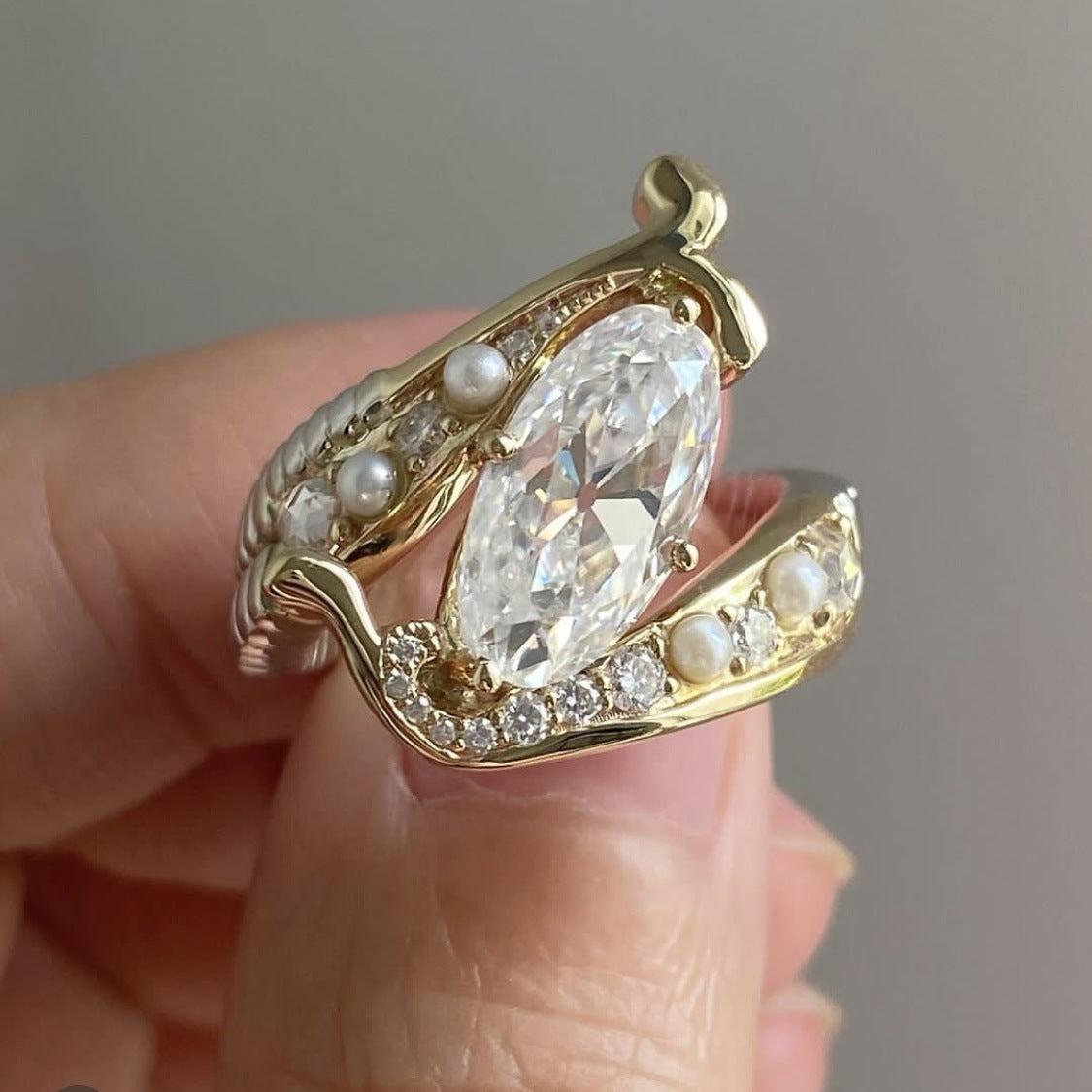 Women's Imitation Gold Inlaid Pearl Zircon Ring