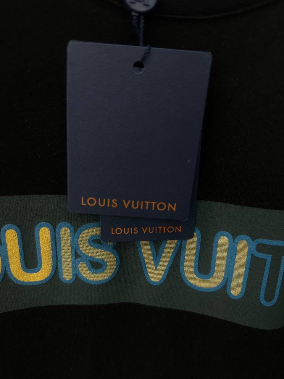 LOUIS VUITTON Black & White T-Shirts