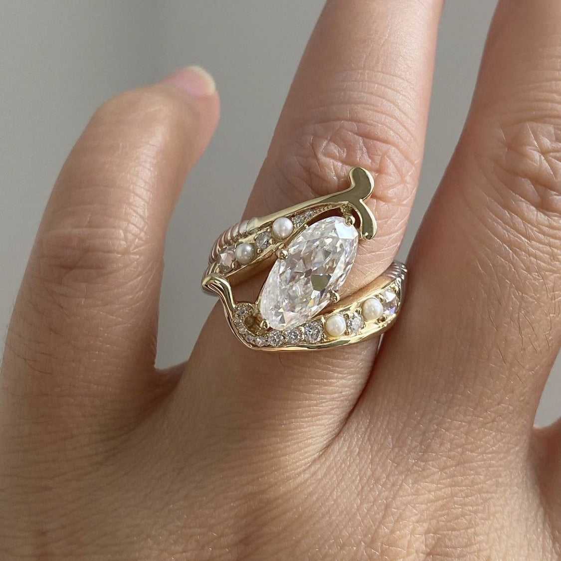 Women's Imitation Gold Inlaid Pearl Zircon Ring