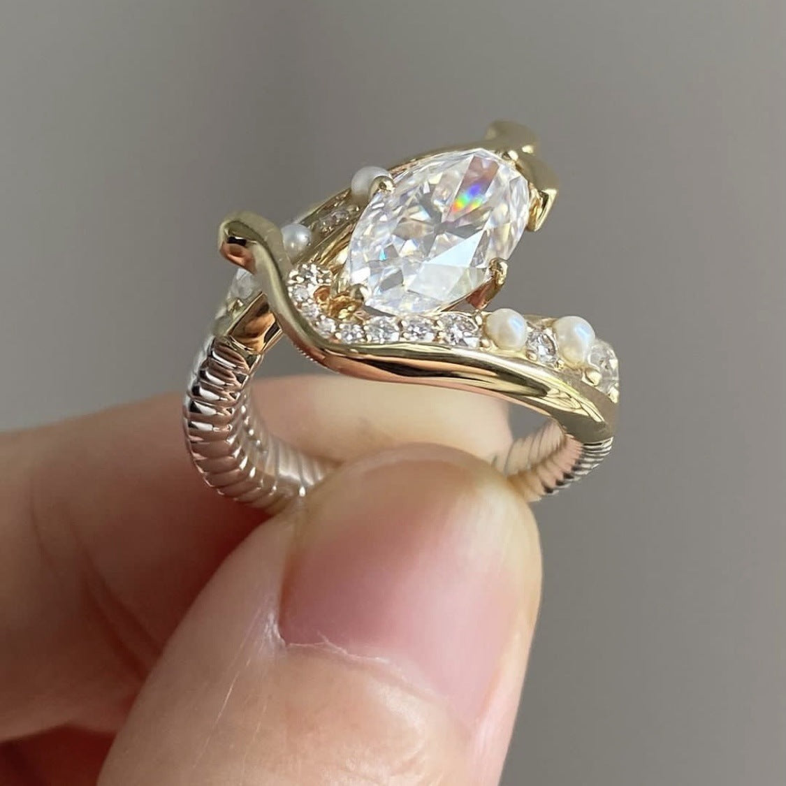 Women's Imitation Gold Inlaid Pearl Zircon Ring